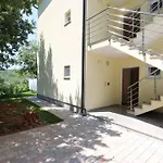 Apartment In Silo-insel Krk 55282